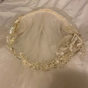 White wedding veil with faux pearls for costume play/bride Halloween costume